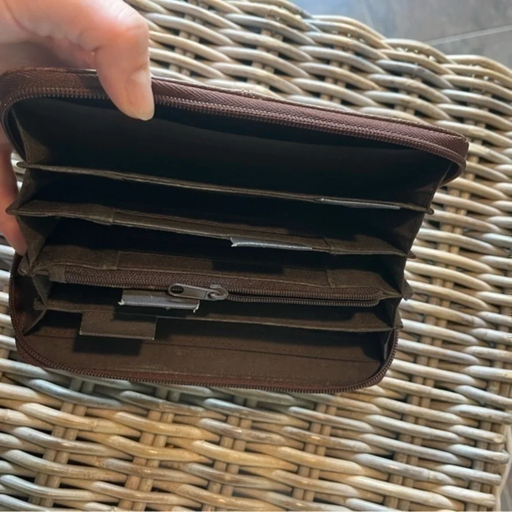 Strada brown leather wallet